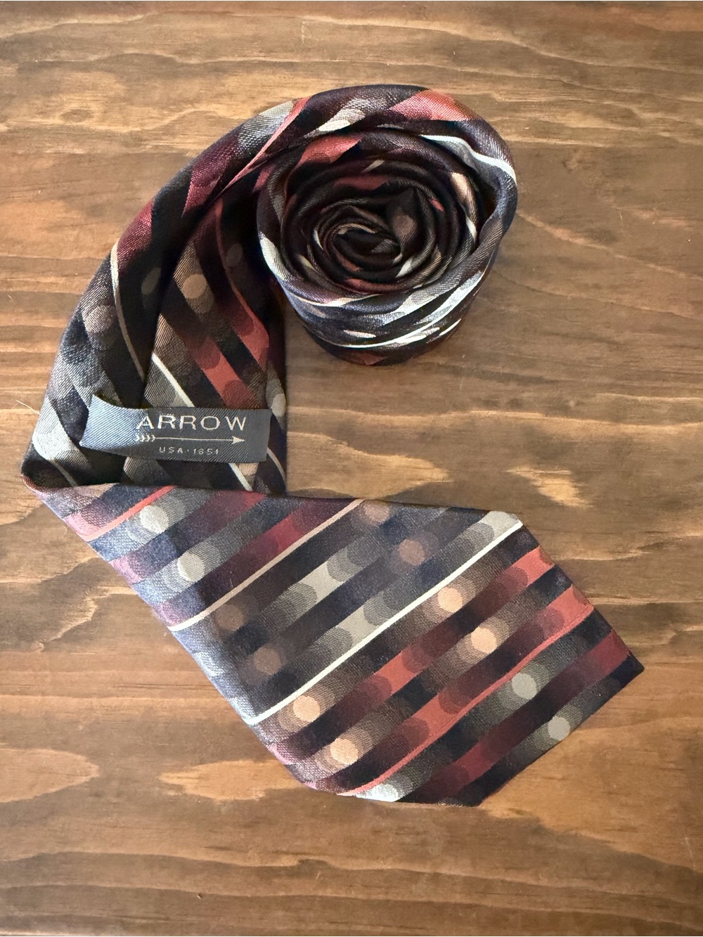 Arrow Men's Burgundy and Navy Patterned Silk Tie